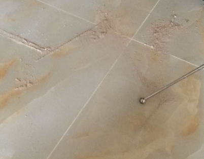 南平市瓷砖空鼓维修公司分享粘合剂选择不当在瓷砖铺贴过程中可能导致以下问题